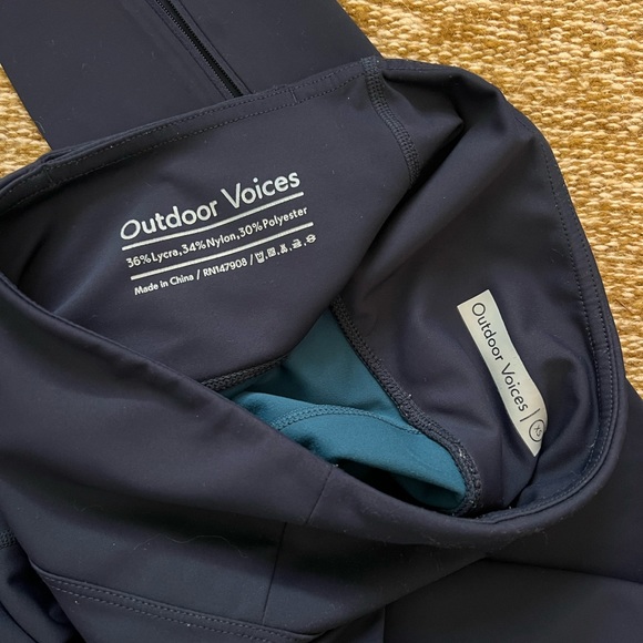 Outdoor Voices Navy Leggings - Picture 2 of 4
